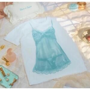 Sabrina Carpenter Cheeky Cheeky Girl Lingerie Tee Large